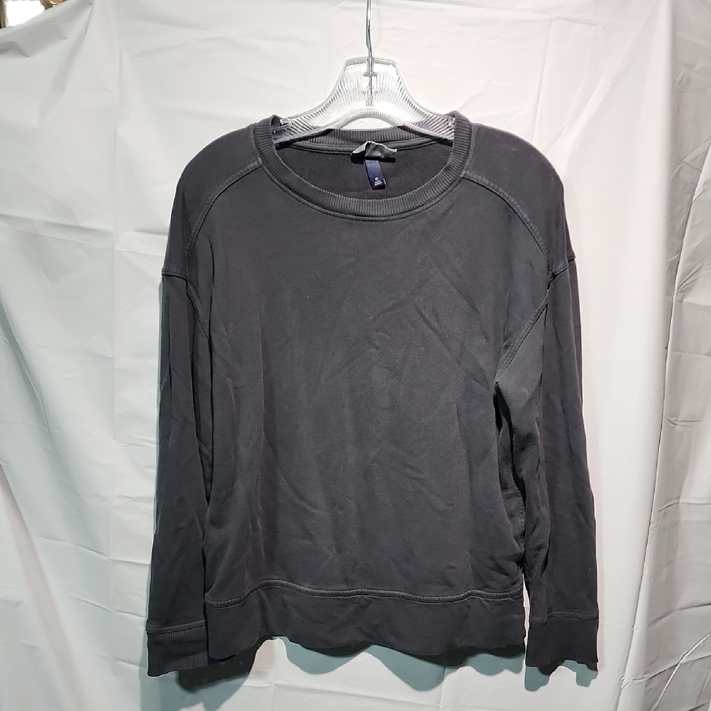 Universal Thread Classic Black Crewneck Sweatshirt
